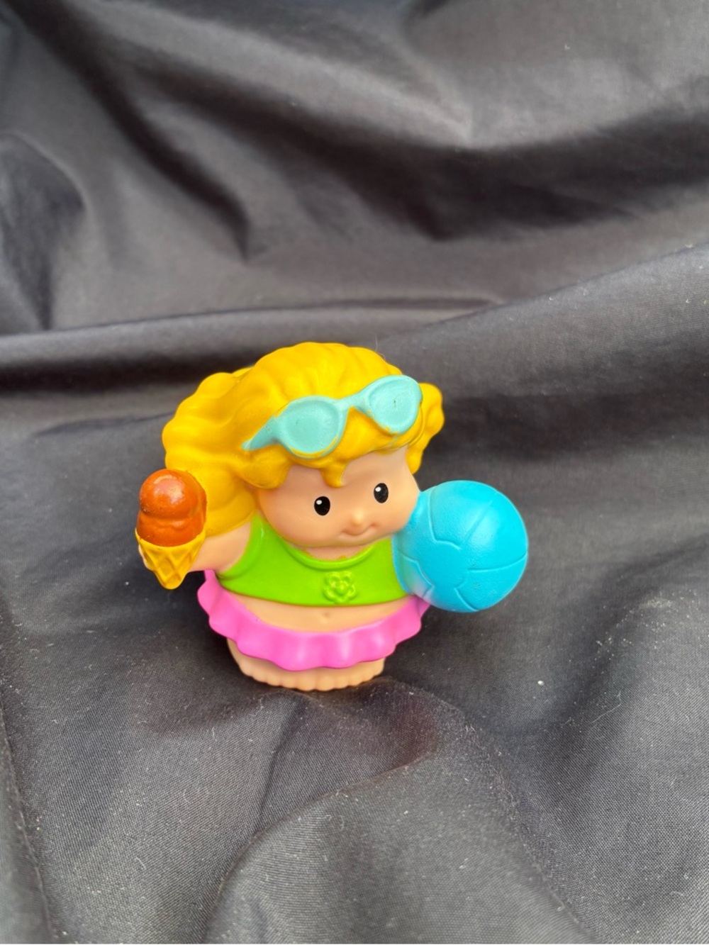 5/$20 Fisher Price Little People Sarah Lynn Beach Ice Cream Volleyball Vacay GUC
